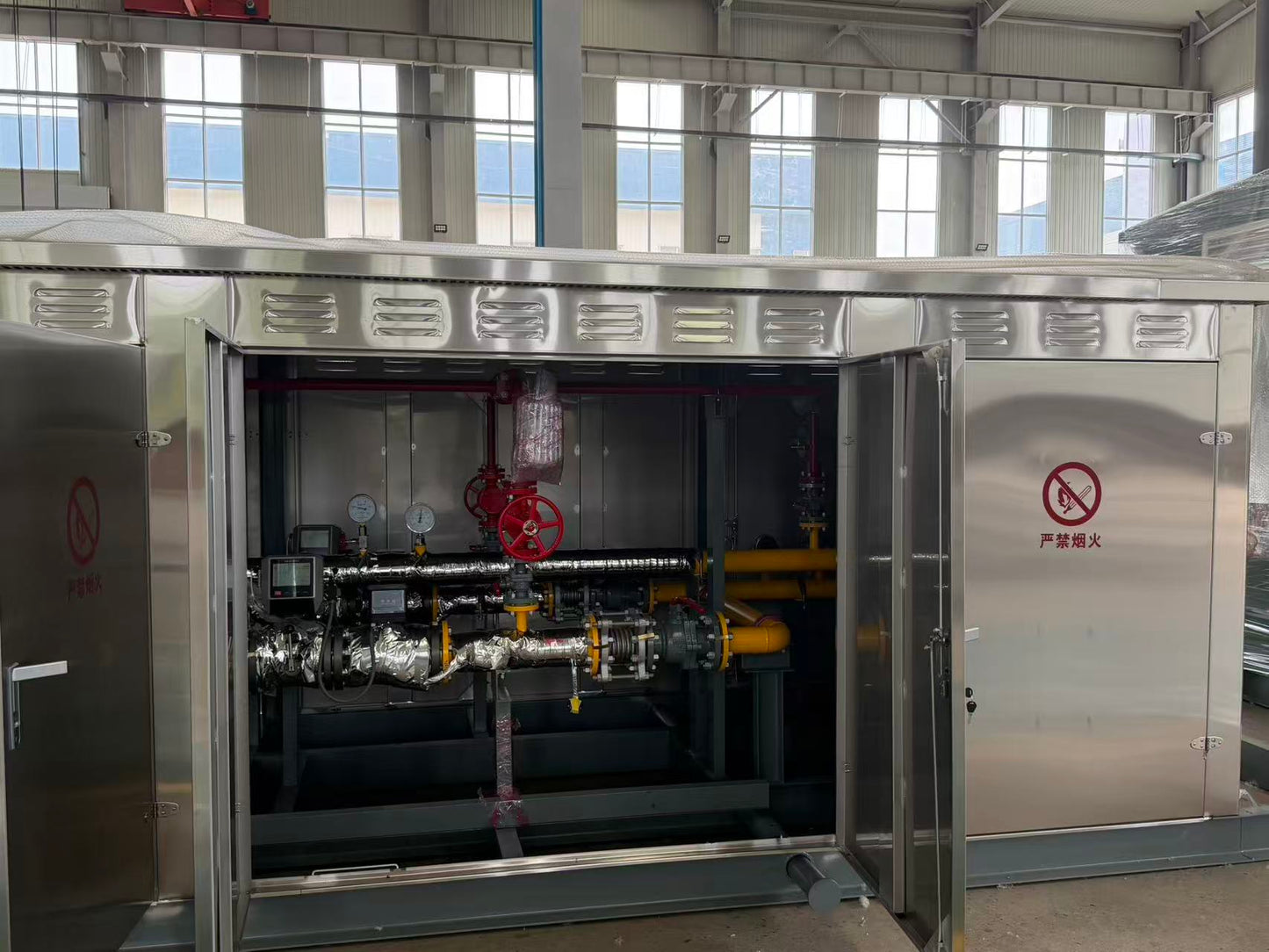RX*/*CM or MC Series Pressure Regulator and Metering Cabinet